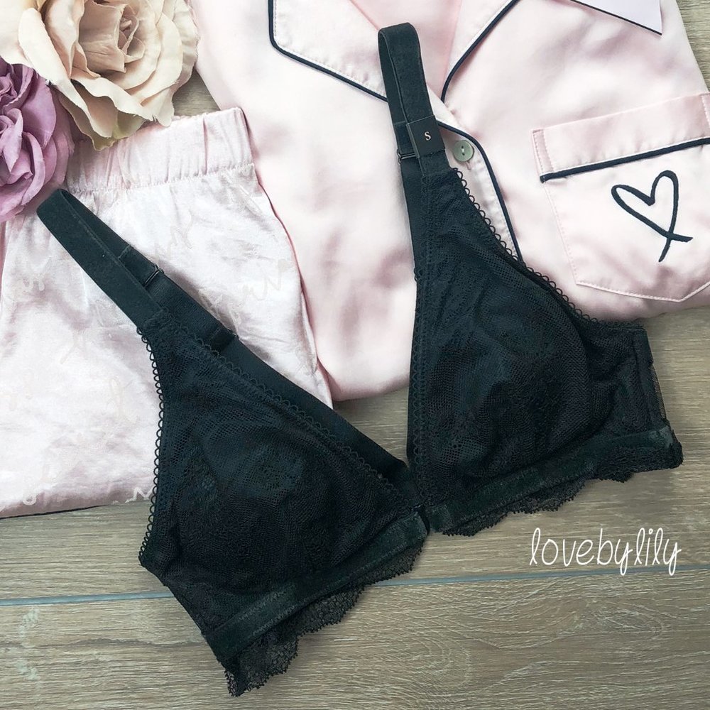 2/$30 Victoria’s Secret Padded Velvet & Lace Bralette Bra